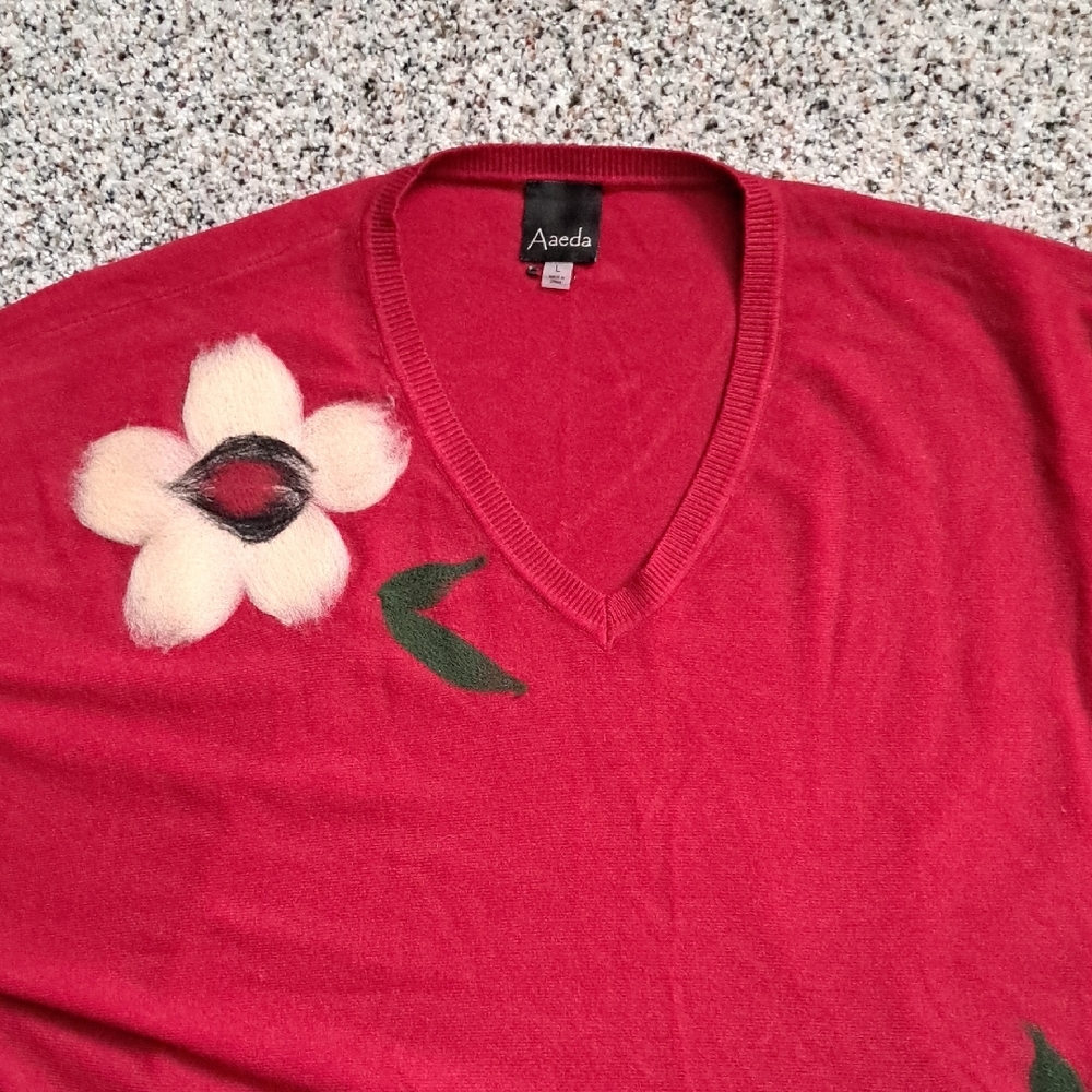 Women's Red V-Neck Sweater with Cream Floral Accent - Picture 4 of 5